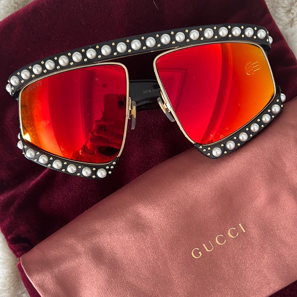 Iconic Gucci pearl embellished sunglasses